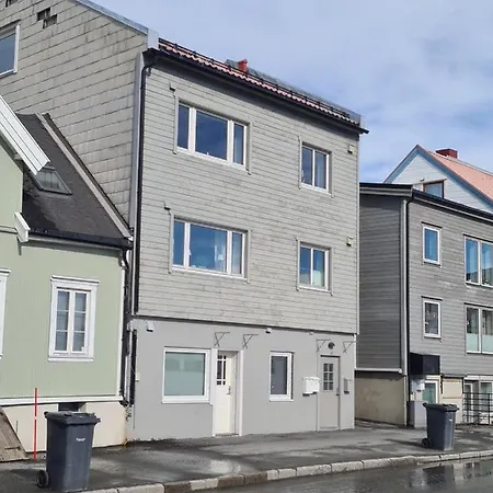 Apartment Centre *